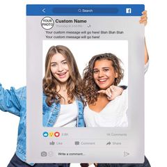 Social media selfie frames