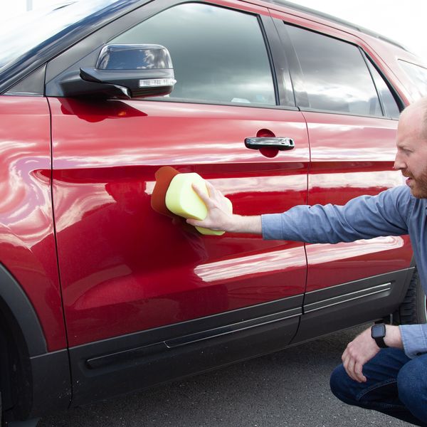 Clean and wet your car before placing the magnet on the surface Clean and wet your car before placing the magnet on the surface