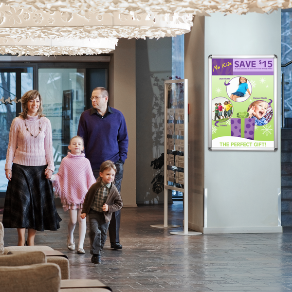 The Snap Frame Wall is a reliable wall display that can be used in both indoor and outdoor settings