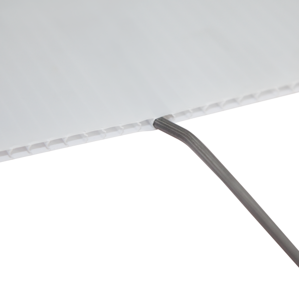 Beefy stake features a bend in the metal to securely attach to the flutes